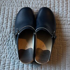 Troentorps Navy Leather Clogs W 39